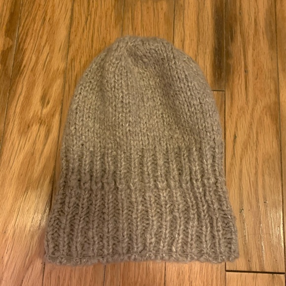 Urban Outfitters knit beanie - Picture 3 of 3